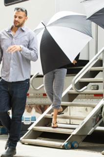 Scarlett Johansson feet photo thumbnail
