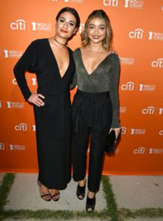 Sarah Hyland feet photo thumbnail
