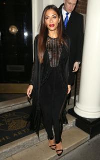 Nicole Scherzinger feet photo thumbnail