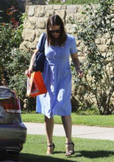 Jennifer Garner feet photo thumbnail