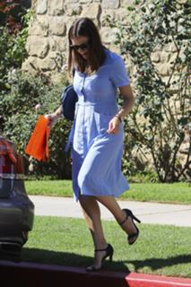 Jennifer Garner feet photo thumbnail