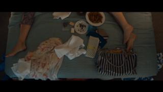 Anna Kendrick feet photo thumbnail