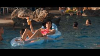 Aubrey Plaza feet photo thumbnail