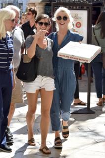 Julianne Hough feet photo thumbnail