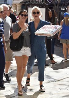 Julianne Hough feet photo thumbnail