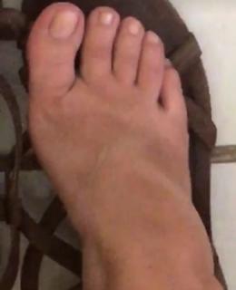 Paris Jackson feet photo thumbnail
