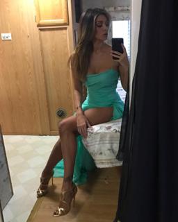 Belén Rodríguez feet photo thumbnail