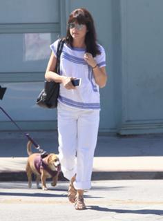 Selma Blair feet photo thumbnail