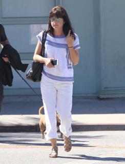 Selma Blair feet photo thumbnail
