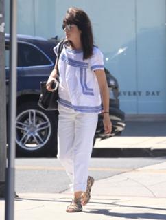 Selma Blair feet photo thumbnail