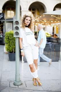 Cristina Ferreira feet photo thumbnail