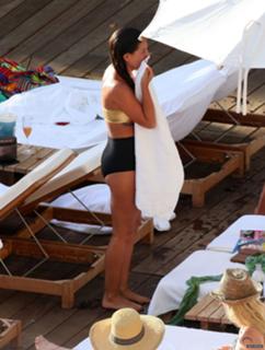 Shenae Grimes-Beech feet photo thumbnail