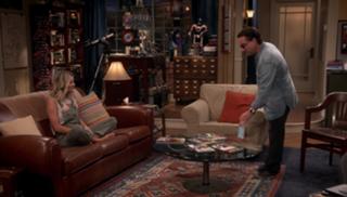 Kaley Cuoco feet photo thumbnail