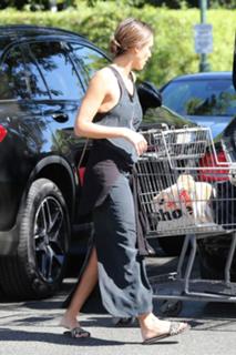 Jessica Alba feet photo thumbnail