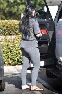 Ariel Winter feet photo thumbnail