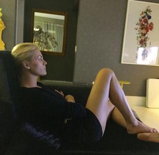 Ana Hickmann feet photo thumbnail