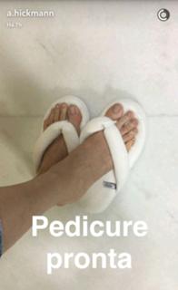 Ana Hickmann feet photo thumbnail