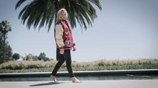 Chloë Grace Moretz feet photo thumbnail