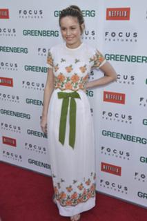 Brie Larson feet photo thumbnail