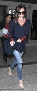 Victoria Beckham feet photo thumbnail