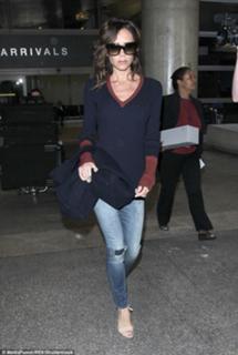 Victoria Beckham feet photo thumbnail
