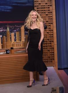 Dakota Fanning feet photo thumbnail