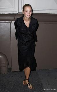 Uma Thurman feet photo thumbnail