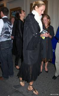 Uma Thurman feet photo thumbnail