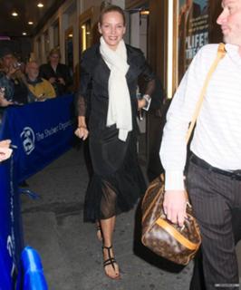 Uma Thurman feet photo thumbnail
