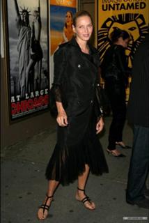 Uma Thurman feet photo thumbnail