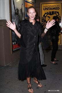 Uma Thurman feet photo thumbnail
