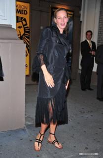 Uma Thurman feet photo thumbnail