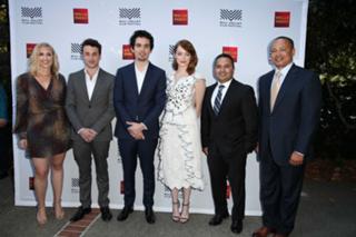 Emma Stone feet photo thumbnail