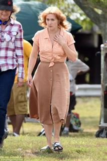 Kate Winslet feet photo thumbnail