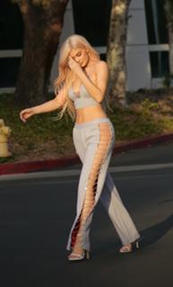Kylie Jenner feet photo thumbnail