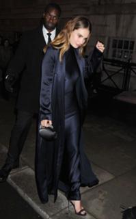 Lily James feet photo thumbnail