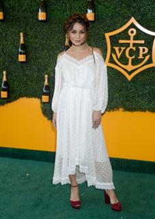 Vanessa Hudgens feet photo thumbnail