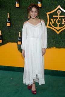 Vanessa Hudgens feet photo thumbnail