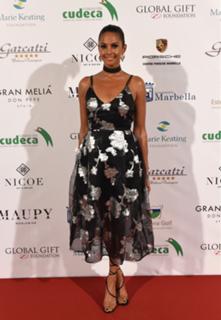 Alesha Dixon feet photo thumbnail