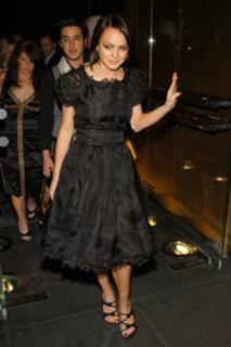 Lindsay Lohan feet photo thumbnail