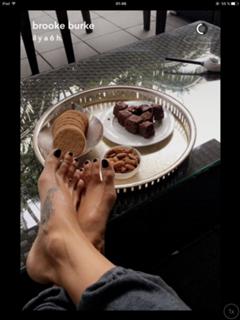 Brooke Burke feet photo thumbnail