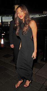 Nicole Scherzinger feet photo thumbnail