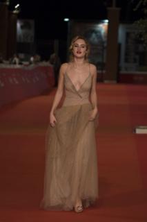 Grace Van Patten feet photo 1