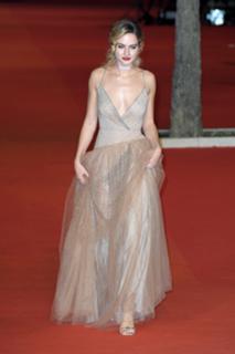 Grace Van Patten feet photo 2