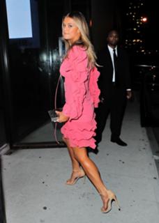 Nina Agdal feet photo thumbnail
