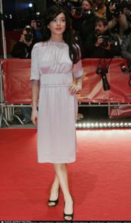 Lindsay Lohan feet photo thumbnail
