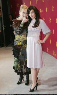 Lindsay Lohan feet photo thumbnail