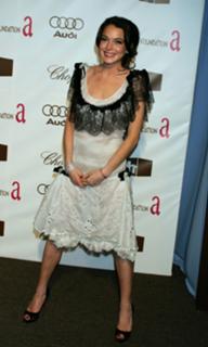Lindsay Lohan feet photo thumbnail