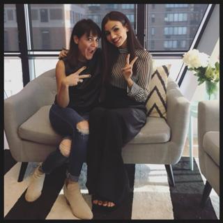 Victoria Justice feet photo thumbnail