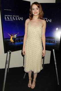 Emma Stone feet photo thumbnail